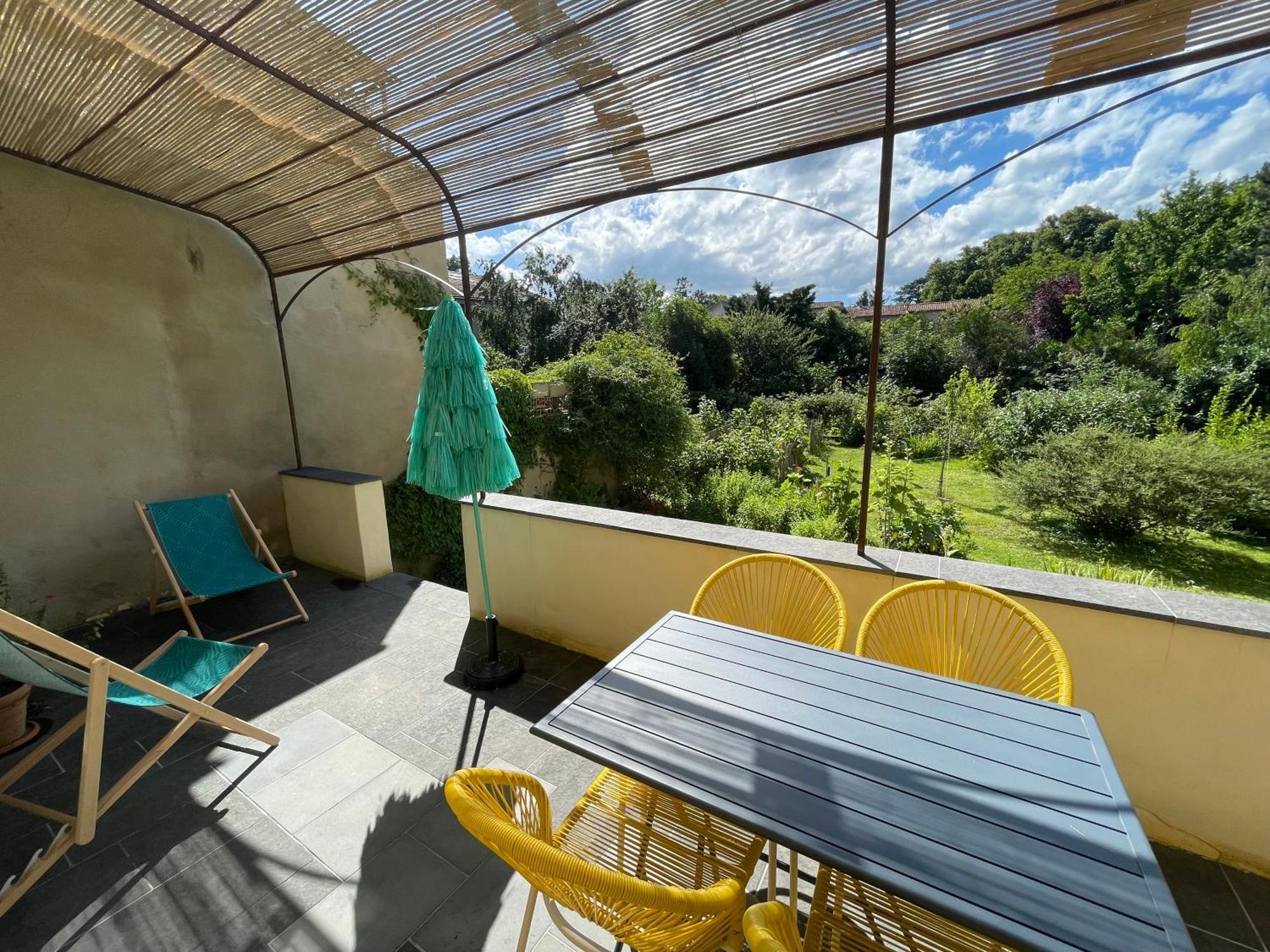 Gite Avec Terrasse Saint-Saturnin (Puy-de-Dome) Exterior foto